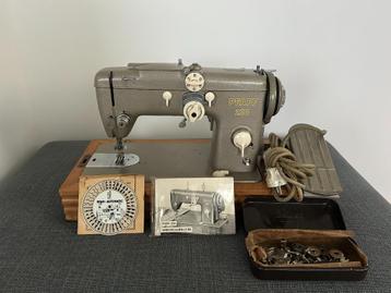 Pfaff 230 Automatic naaimachine in zeer goede staat beschikbaar voor biedingen
