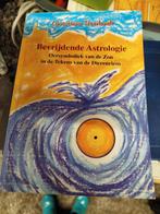 Bevrijdende Astrologie, Ophalen of Verzenden, Zo goed als nieuw, Astrologie, Achtergrond en Informatie
