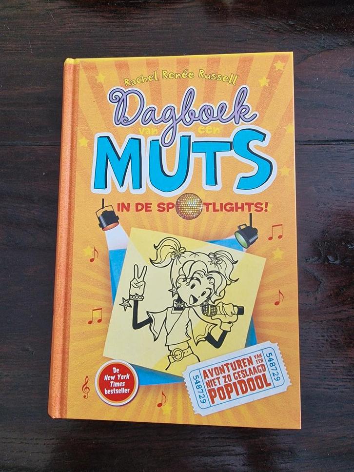 Rachel Renée Russell - In de spotlights!, Boeken, Kinderboeken | Jeugd | 10 tot 12 jaar, Zo goed als nieuw, Ophalen of Verzenden