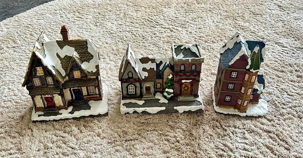 3 kersthuisjes incl lampjes, Diversen, Kerst, Ophalen of Verzenden, Zo goed als nieuw