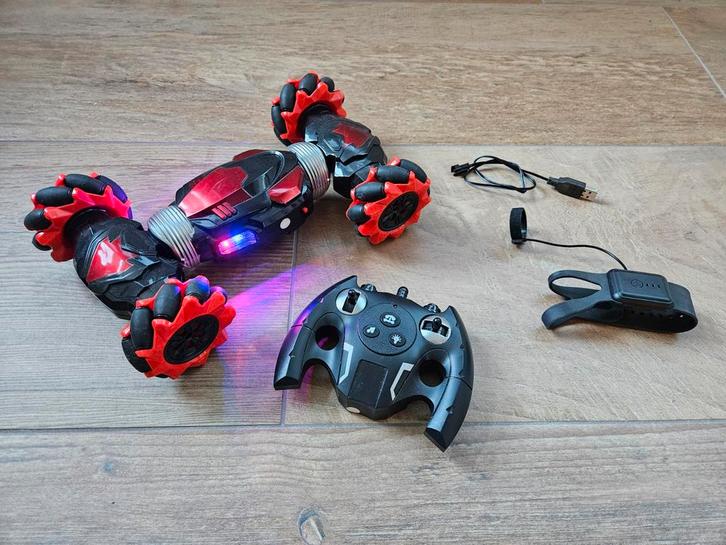 RC auto stunt auto afstandbestuurbare auto, Hobby en Vrije tijd, Modelbouw | Radiografisch | Auto's, Zo goed als nieuw, Auto onroad