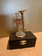 Miniatuur baritonhoorn / tuba in koffer, Muziek en Instrumenten, Blaasinstrumenten | Tuba's, Ophalen of Verzenden, Nieuw, Overige typen