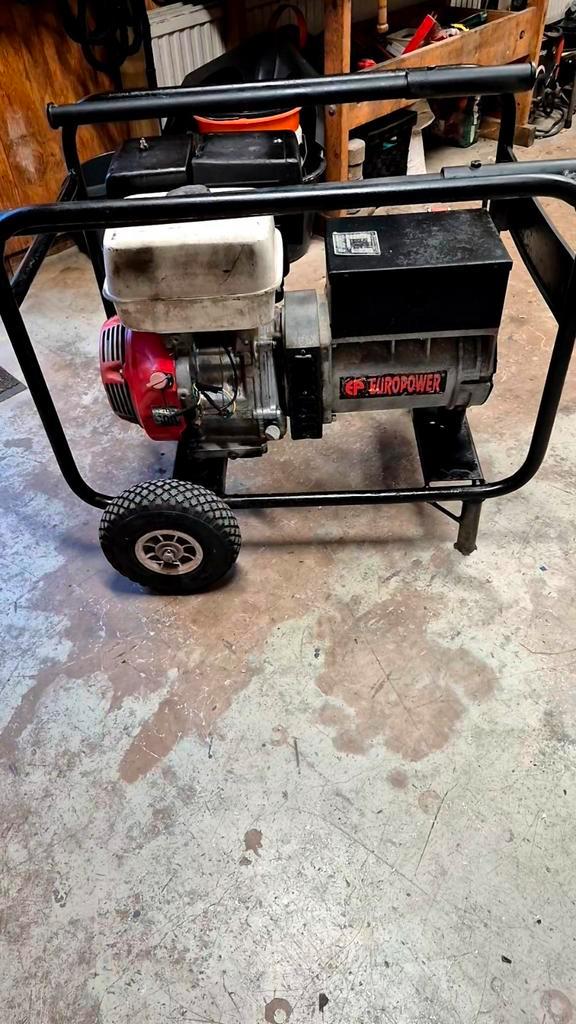 Honda europower aggregaat 6kva  220/380v, Doe-het-zelf en Verbouw, Aggregaten, Zo goed als nieuw, Benzine, 5 tot 10 kVA, Ophalen