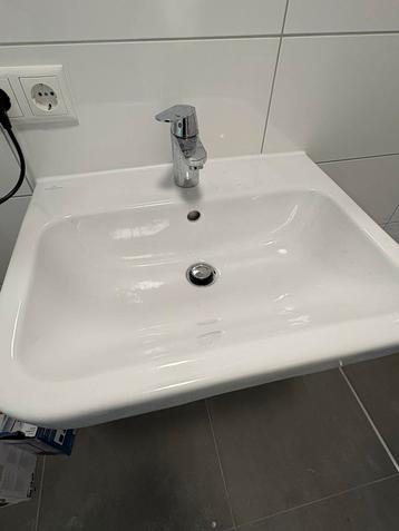 Nieuwe Wasbak met Spiegel - Villeroy & Boch beschikbaar voor biedingen