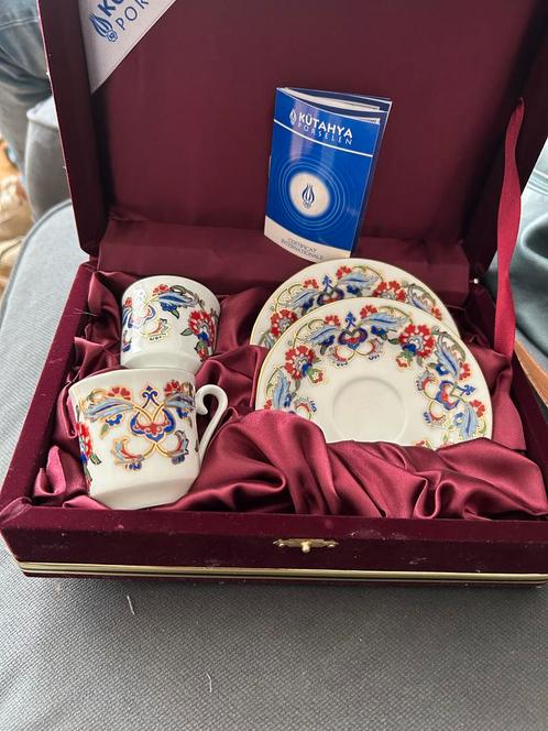 Kutahya Porselein Thee/Koffie Set in Koffer, Antiek en Kunst, Antiek | Porselein, Ophalen of Verzenden