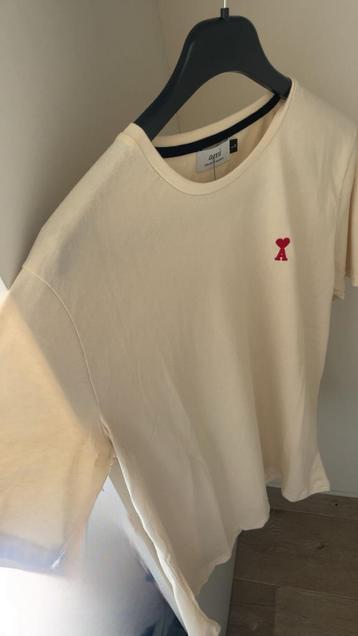 Ami Paris T-shirt beschikbaar voor biedingen