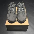 Yeezy 500 utility black, Ophalen of Verzenden, Zo goed als nieuw, Zwart