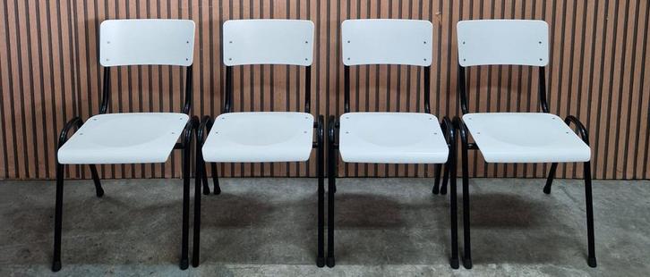 15 x Schoolstoelen kunststof kantine horeca stoelen Zuiver, Huis en Inrichting, Stoelen, Zo goed als nieuw, Vijf, Zes of meer stoelen