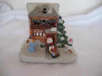 Gekleurd Kersthuisje Keramiek Vintage ( nummer 1 ) beschikbaar voor biedingen