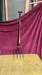 Vintage hooivork, Ophalen