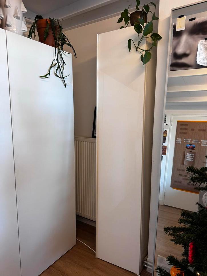 IKEA Kast met glazen + houten planken, Huis en Inrichting, Kasten | Kledingkasten, Gebruikt, 150 tot 200 cm, 50 tot 100 cm, 25 tot 50 cm