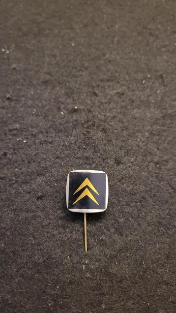 3 Citroën speldjes beschikbaar voor biedingen