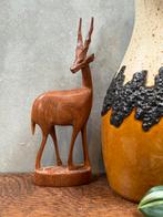Vintage houten beeld - hertje, Verzamelen, Ophalen of Verzenden, Gebruikt, Hert, Beeldje of Figuurtje