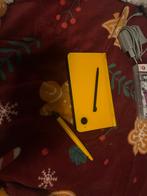 Nintendo DSi XL Geel + Spel, Ophalen, Dsi XL, Geel, Gebruikt