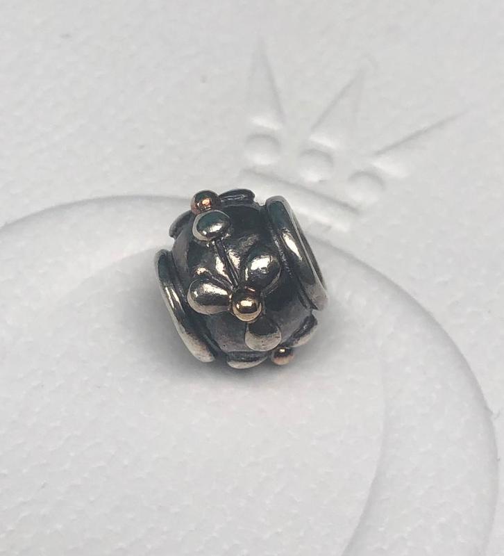 Pandora bedel met bloemetjes en 14K goud, Sieraden, Tassen en Uiterlijk, Bedels, Zo goed als nieuw, Pandora, Zilver, Ophalen