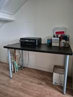 Zwart/Bruin bureau met grijze poten merk Linnmon Ikea, Huis en Inrichting, Bureaus, Ophalen, Zo goed als nieuw, Bureau