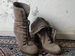 Fred de la Bretonière laarsjes - hak- gevoerd - suède - 39, Fred de la Bretoniere, Beige, Ophalen of Verzenden, Zo goed als nieuw