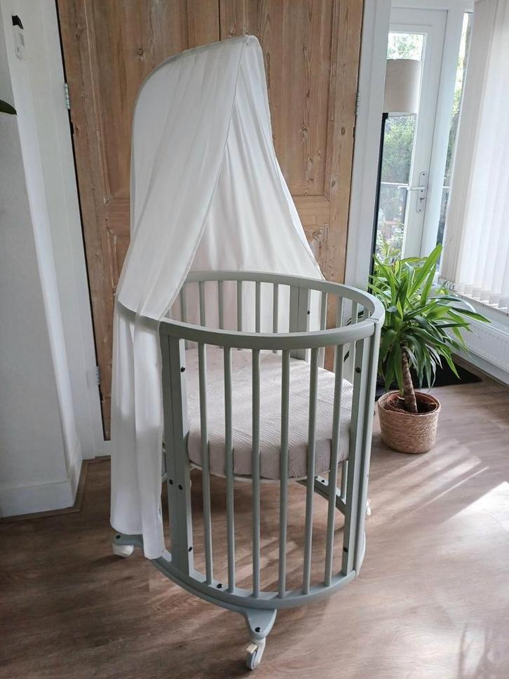Prachtige Stokke Sleepi Wieg / Meegroeibed 2 matrassen 0-5jr, Kinderen en Baby's, Babywiegjes en Ledikanten, Zo goed als nieuw