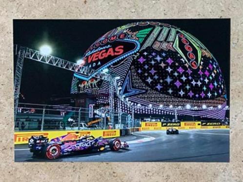 F-1 org kleurenfoto 20x30 cm Max Verstappen aktie Las Vegas, Verzamelen, Automerken, Motoren en Formule 1, Nieuw, Formule 1, Verzenden