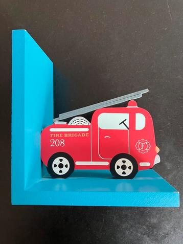 Boekensteun brandweer van hout, degelijk en in prima staat beschikbaar voor biedingen