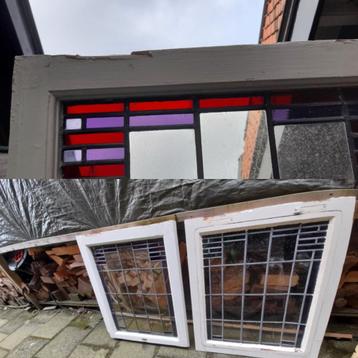 Set van 2 oude glas in lood ramen  beschikbaar voor biedingen