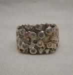 Zilveren modernist ring met steentjes maat krap 19 nr.970, 18 tot 19, Verzenden, Zo goed als nieuw, Dame