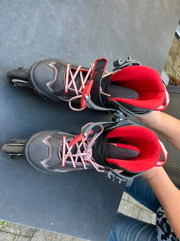 Skeelers met beschermers beschikbaar voor biedingen