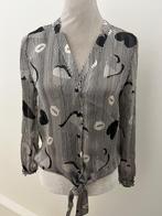 Nieuwe blouse Geisha met opdruk hartjes en mondjes maat S, Kleding | Dames, Blouses en Tunieken, Overige kleuren, Geisha, Nieuw
