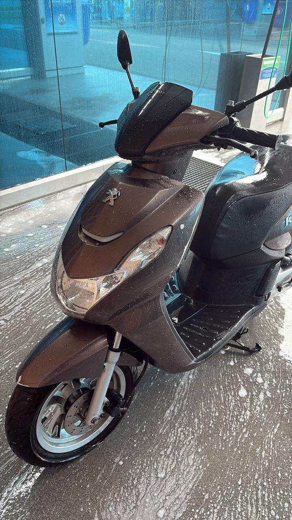 Peugeot kisbee 2018, Fietsen en Brommers, Scooters | Peugeot, Zo goed als nieuw, Overige modellen, Ophalen