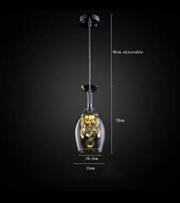 Led hanglamp in de vorm van wijnglas. Nog 2 beschikbaar. beschikbaar voor biedingen