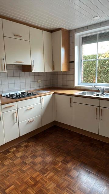 Keuken hoekopstelling beschikbaar voor biedingen