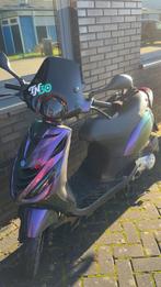 Piaggio zip 80cc 2022 E5, Fietsen en Brommers, Scooters | Piaggio, Ophalen, Maximaal 45 km/u, Zip, Zo goed als nieuw