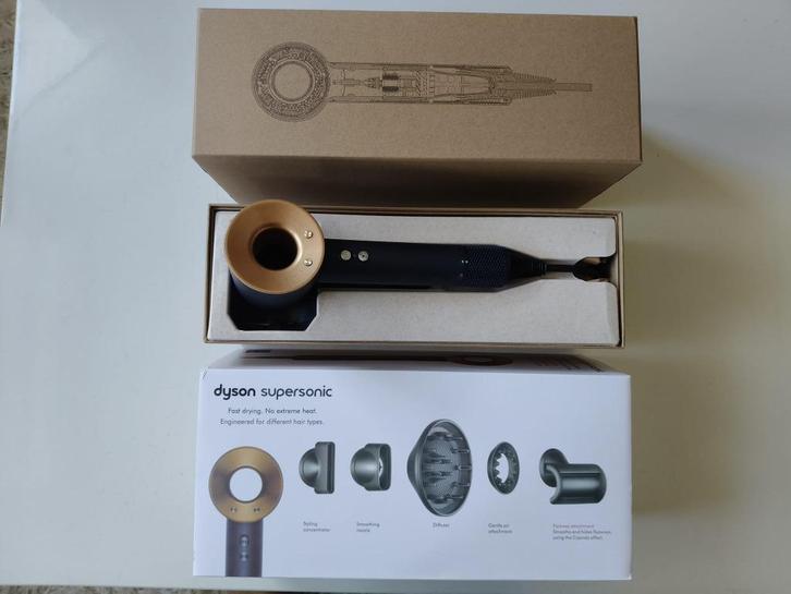 Dyson Supersonic HD08 Föhn | Prussian Blue / Rich Copper, Sieraden, Tassen en Uiterlijk, Uiterlijk | Haarverzorging, Nieuw, Föhn of Haardroger