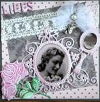 Creatables Flower Mirror LR0322 van Marianne Design, Hobby en Vrije tijd, Scrapbooking, Overige merken, Ophalen of Verzenden, Zo goed als nieuw