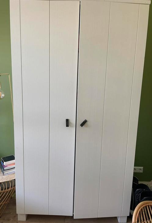 Ruime kledingkast praktisch, Huis en Inrichting, Kasten | Kledingkasten, Gebruikt, 200 cm of meer, 100 tot 150 cm, 50 tot 75 cm