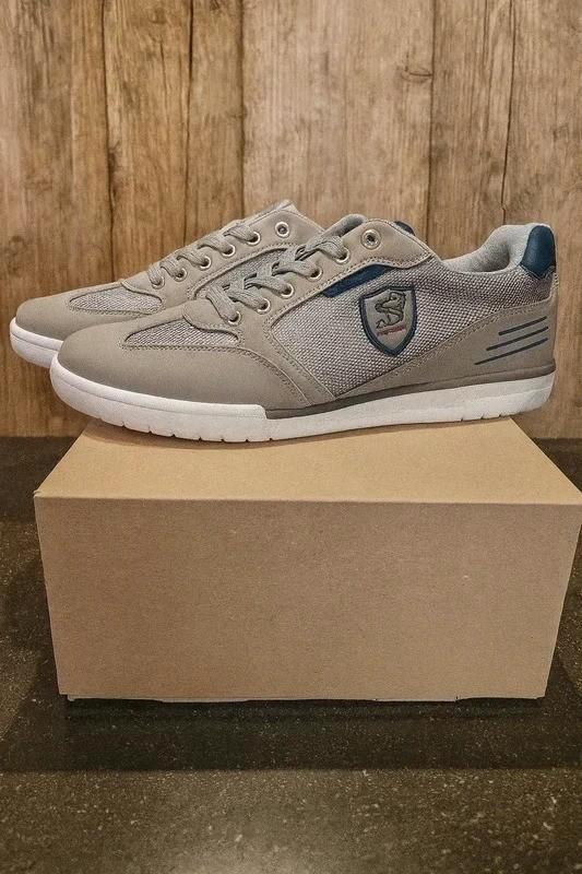 Stone V Sneakers voor Heren - Grijs en Blauw, Kleding | Heren, Schoenen, Nieuw, Sneakers of Gympen, Blauw, Ophalen of Verzenden