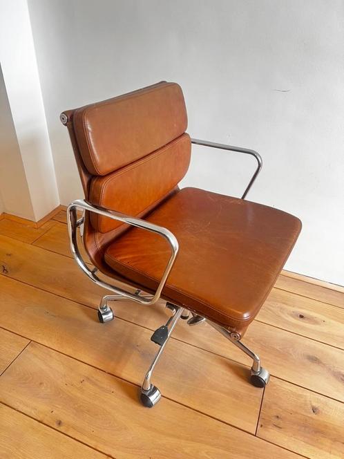 Design bureaustoel EA217 - cognac, Huis en Inrichting, Bureaustoelen, Gebruikt, Bureaustoel, Bruin, Ophalen of Verzenden