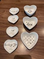 Riviera Maison Hartenbakjes + Theetipjes €20,-, Porselein of Keramiek, Schaal, Ophalen of Verzenden, Zo goed als nieuw