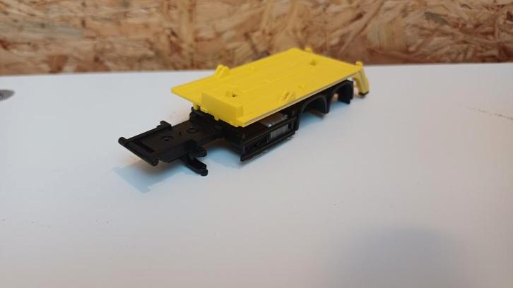 Herpa chassis met gele opbouw portaalsysteem, Hobby en Vrije tijd, Modelauto's | 1:87, Nieuw, Bus of Vrachtwagen, Herpa, Ophalen of Verzenden
