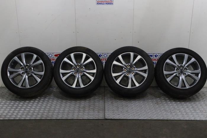 Velgen set + banden van een Mazda CX-30 (CX-30 19-), Auto-onderdelen, 12 maanden garantie, Gebruikt, -, -