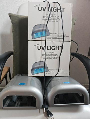 uv lamp gelpolish nails manicure nagelstyliste  beschikbaar voor biedingen