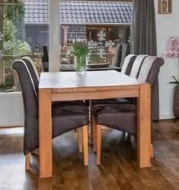 Tafel+6 stoelen of ledikant/slaapbank. Wie heeft ruimte? beschikbaar voor biedingen