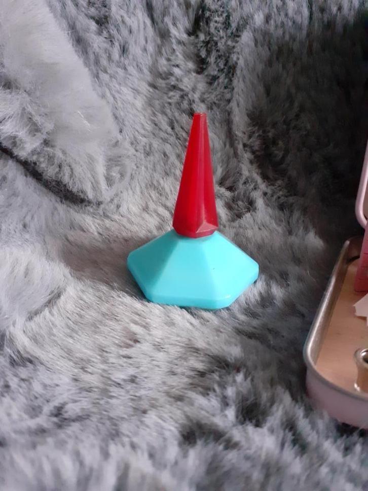 parfumminiatuur lou lou by cacharel, Verzamelen, Parfumverzamelingen, Zo goed als nieuw, Miniatuur, Gevuld, Ophalen