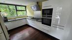 Hoogglans witte keuken met apparatuur, Ophalen, Gebruikt, Wit, Hoekkeuken