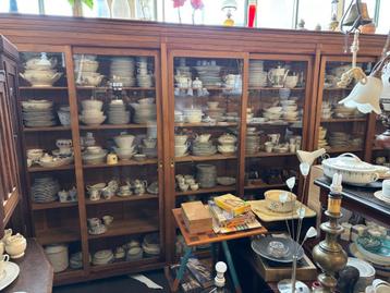 prachtige teakhouten zeer grote winkelkast 640 x230x 34x 46 beschikbaar voor biedingen