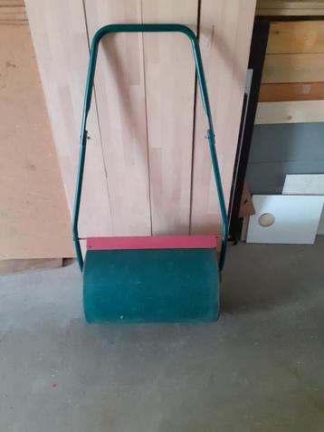 tuinwals en grondboor 80 mm te huur beschikbaar voor biedingen