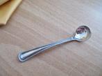 Klein zilveren lepeltje met parelrand, Antiek en Kunst, Ophalen of Verzenden, Zilver