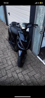Zip 70cc stage 6, Fietsen en Brommers, Scooters | Piaggio, Ophalen of Verzenden, Zo goed als nieuw, Tweetakt, Zip