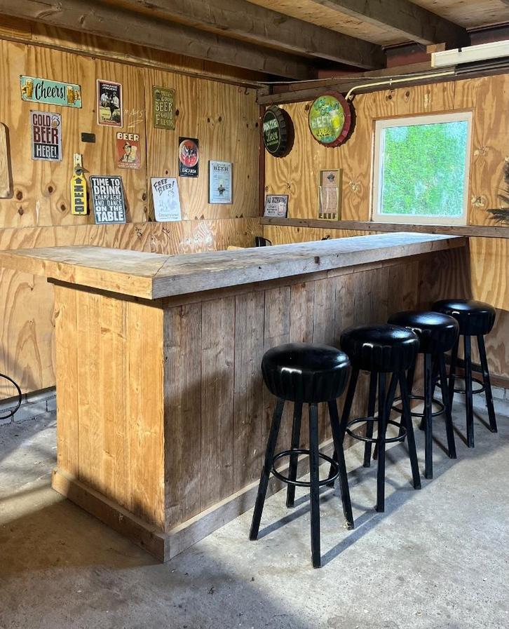 Stevige houten bar inclusief 4 barkrukken, Huis en Inrichting, Barren, Gebruikt, Inclusief barstoelen, Ophalen