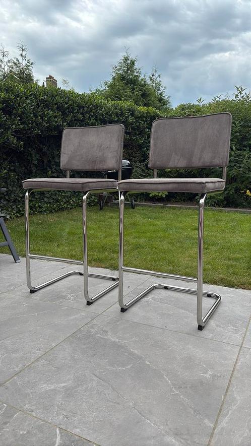 Zuiver Barkruk (2x) grijs, Huis en Inrichting, Stoelen, Zo goed als nieuw, Eén, Stof, Grijs, Ophalen
